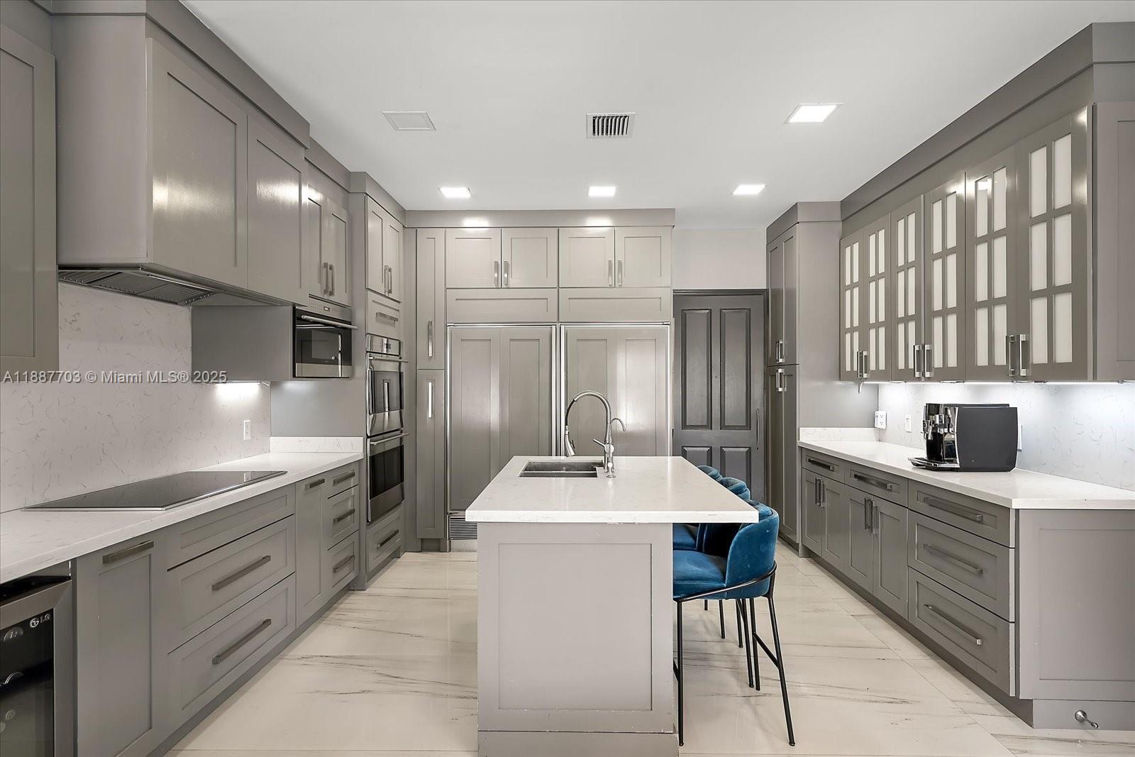 285 Carabela Ct Coral Gables, FL 33143 285 Carabela Ct Coral Gables, FL 33143