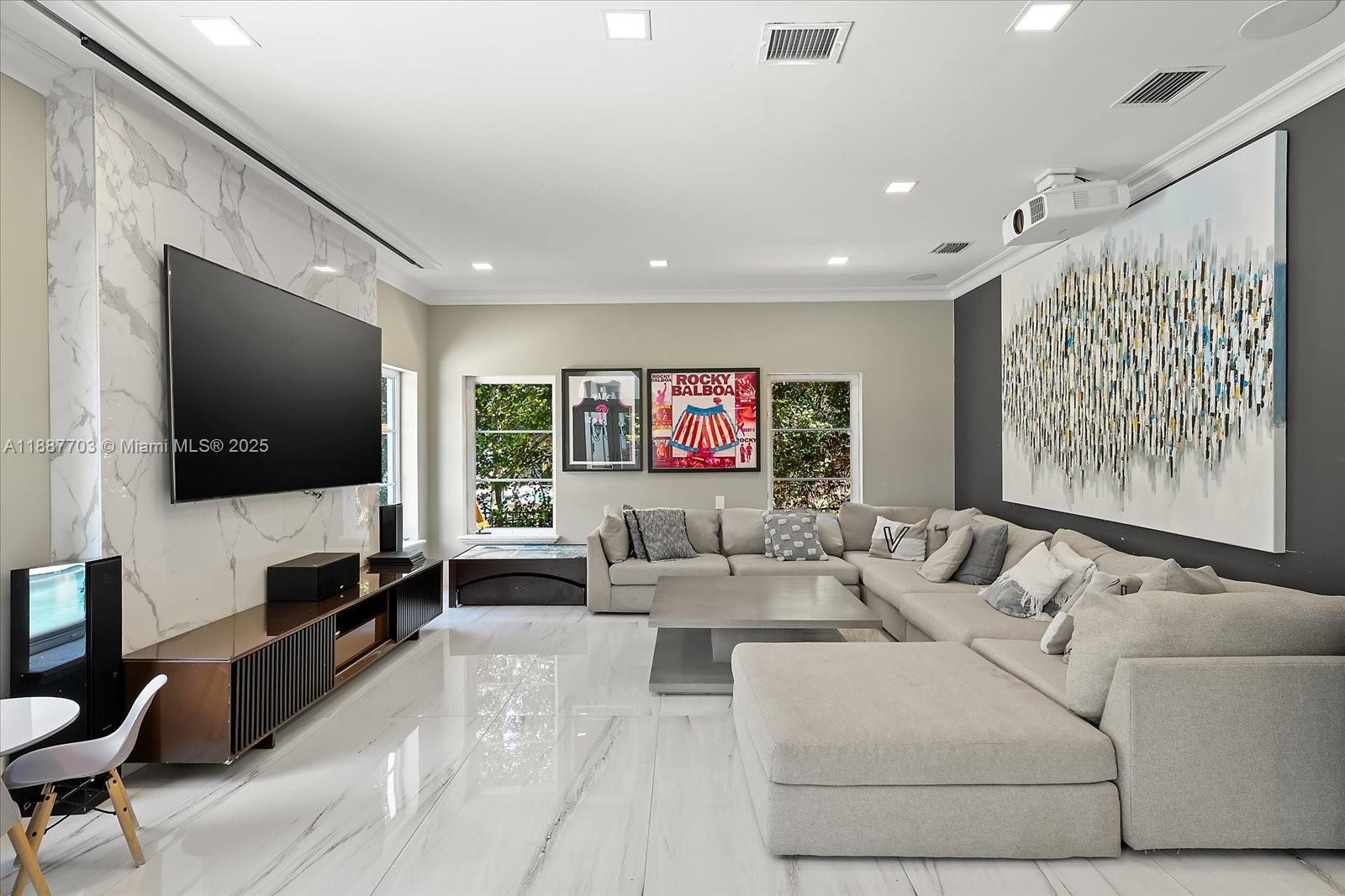 285 Carabela Ct Coral Gables, FL 33143 285 Carabela Ct Coral Gables, FL 33143