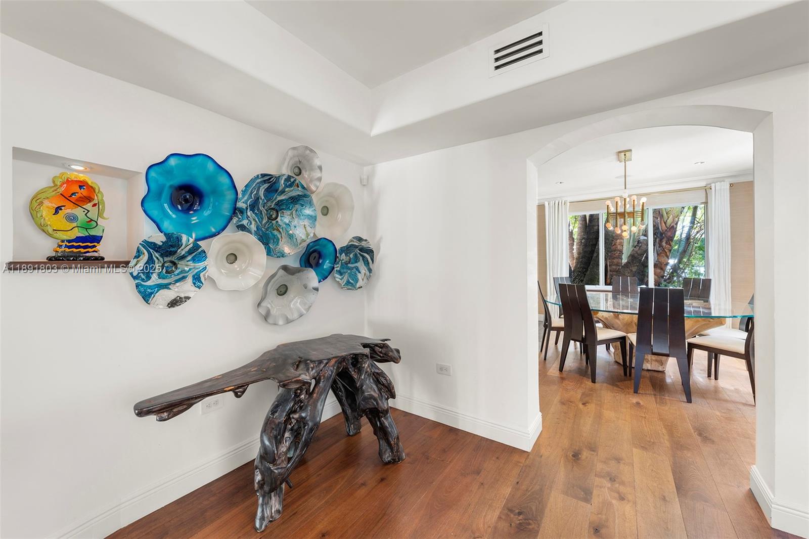 2701 N Bay Rd Miami Beach, FL 33140