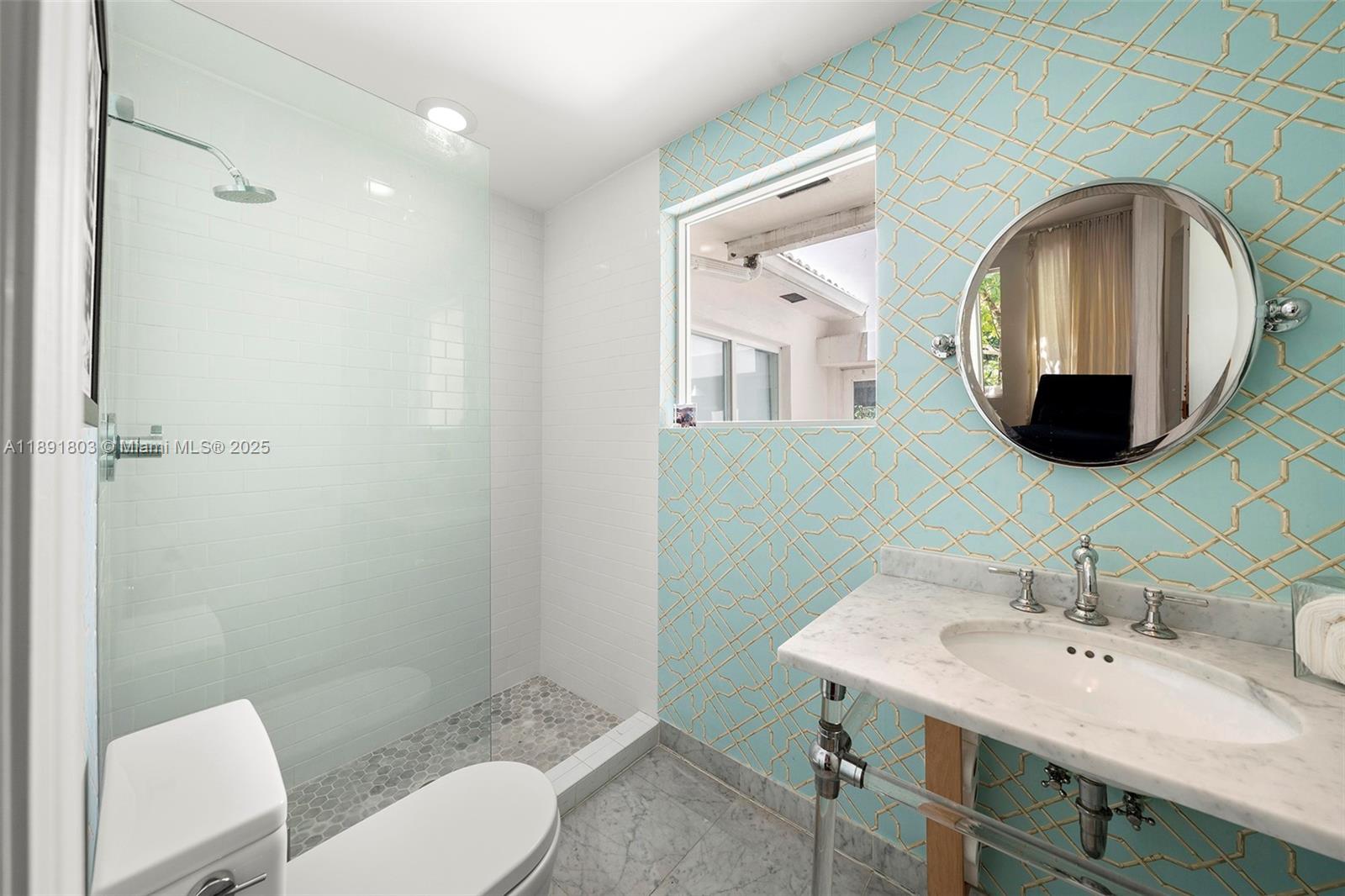 2701 N Bay Rd Miami Beach, FL 33140