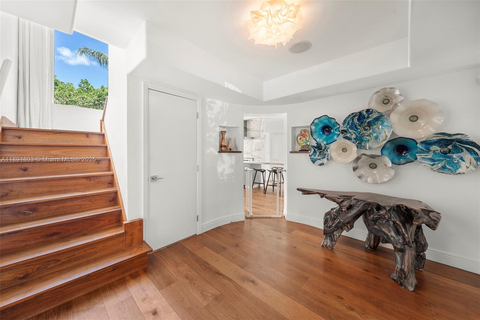 2701 N Bay Rd Miami Beach, FL 33140