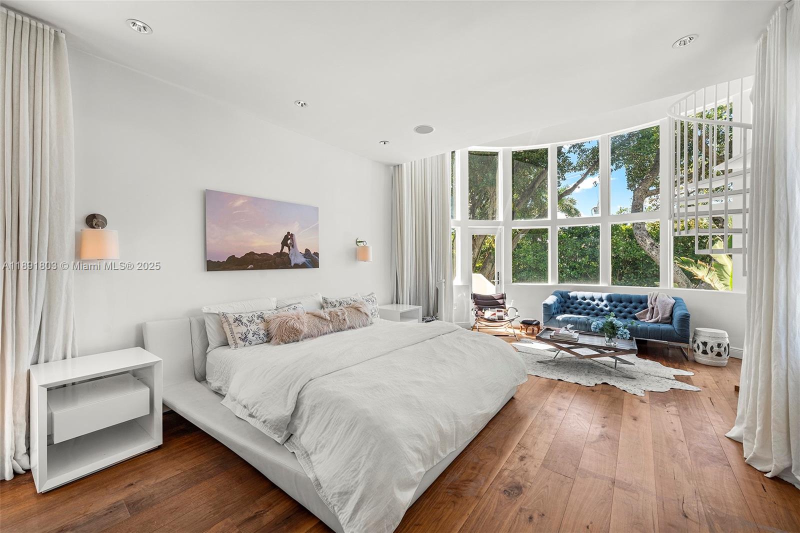 2701 N Bay Rd Miami Beach, FL 33140