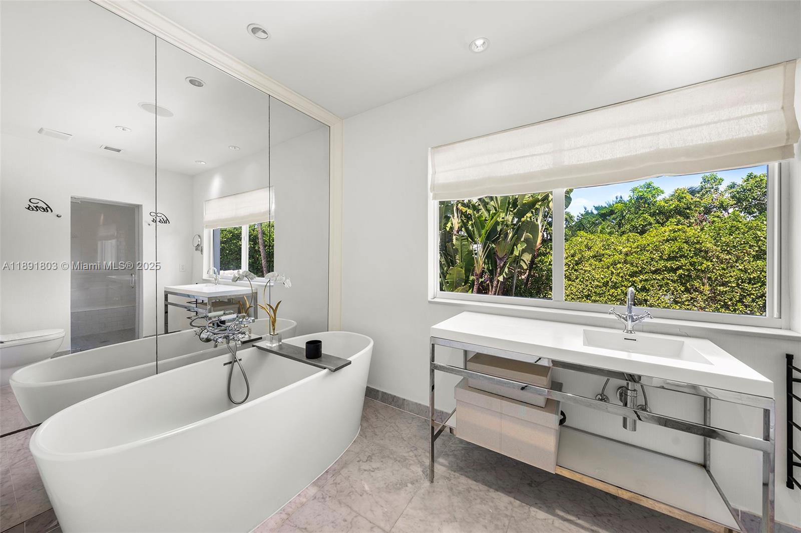 2701 N Bay Rd Miami Beach, FL 33140