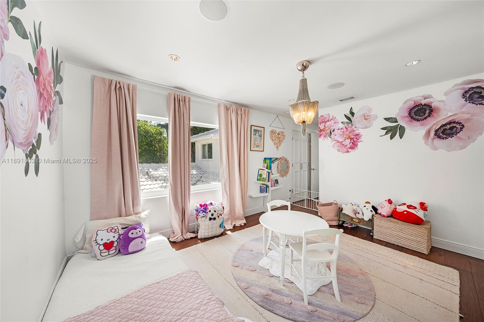 2701 N Bay Rd Miami Beach, FL 33140