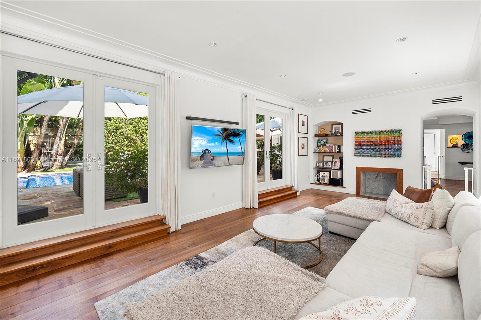 2701 N Bay Rd Miami Beach, FL 33140