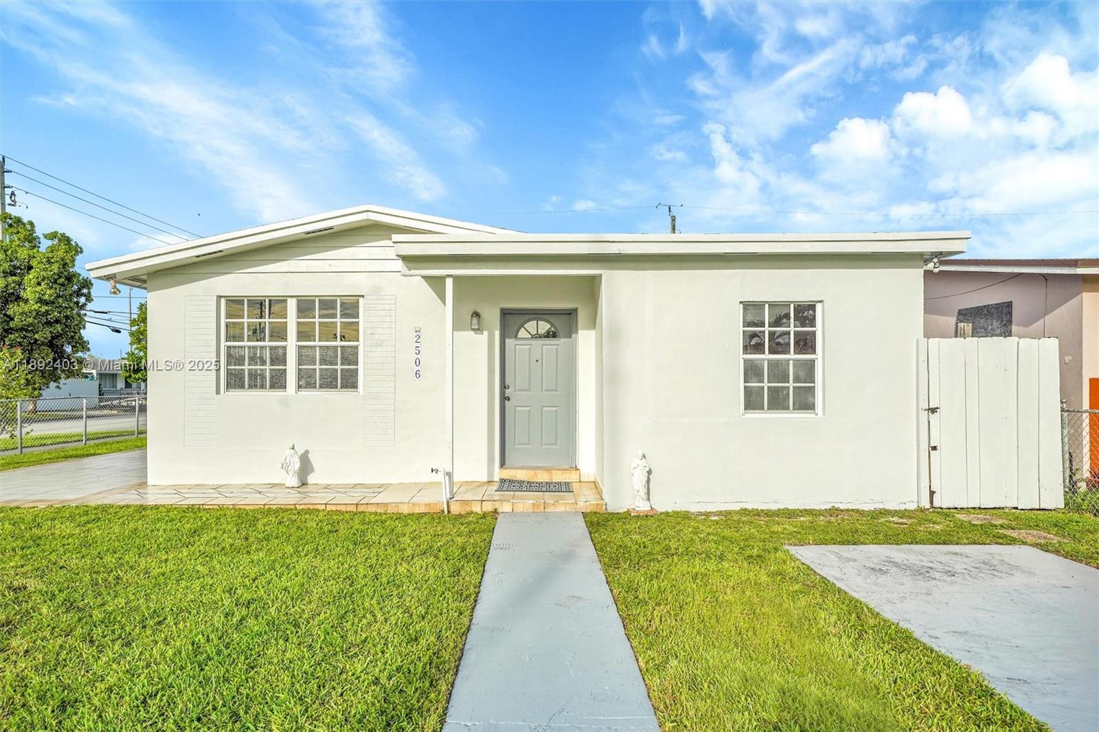 2506 W 9th Ct
