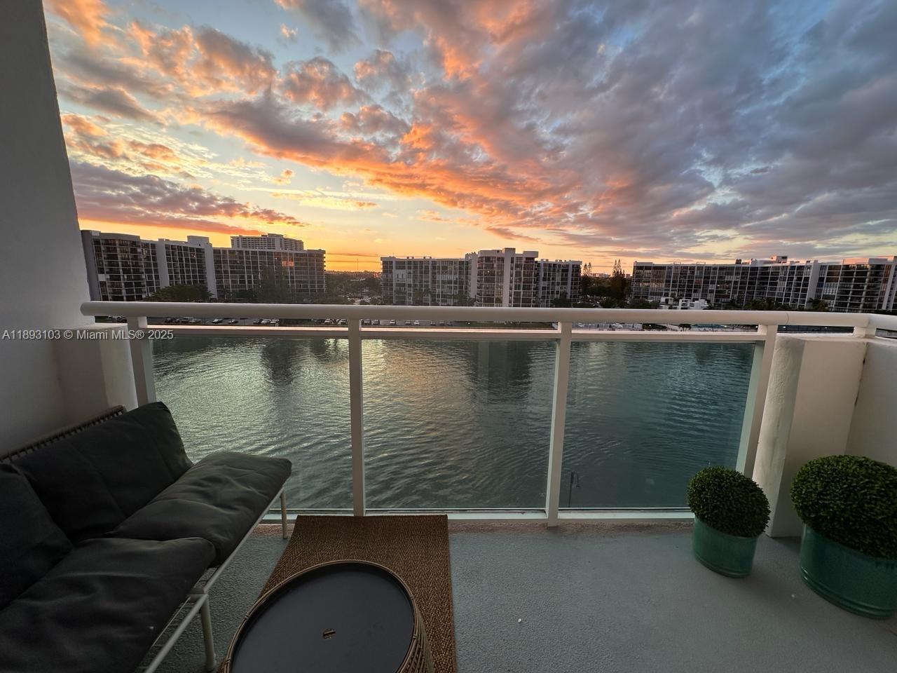 3000 S Ocean Dr #612