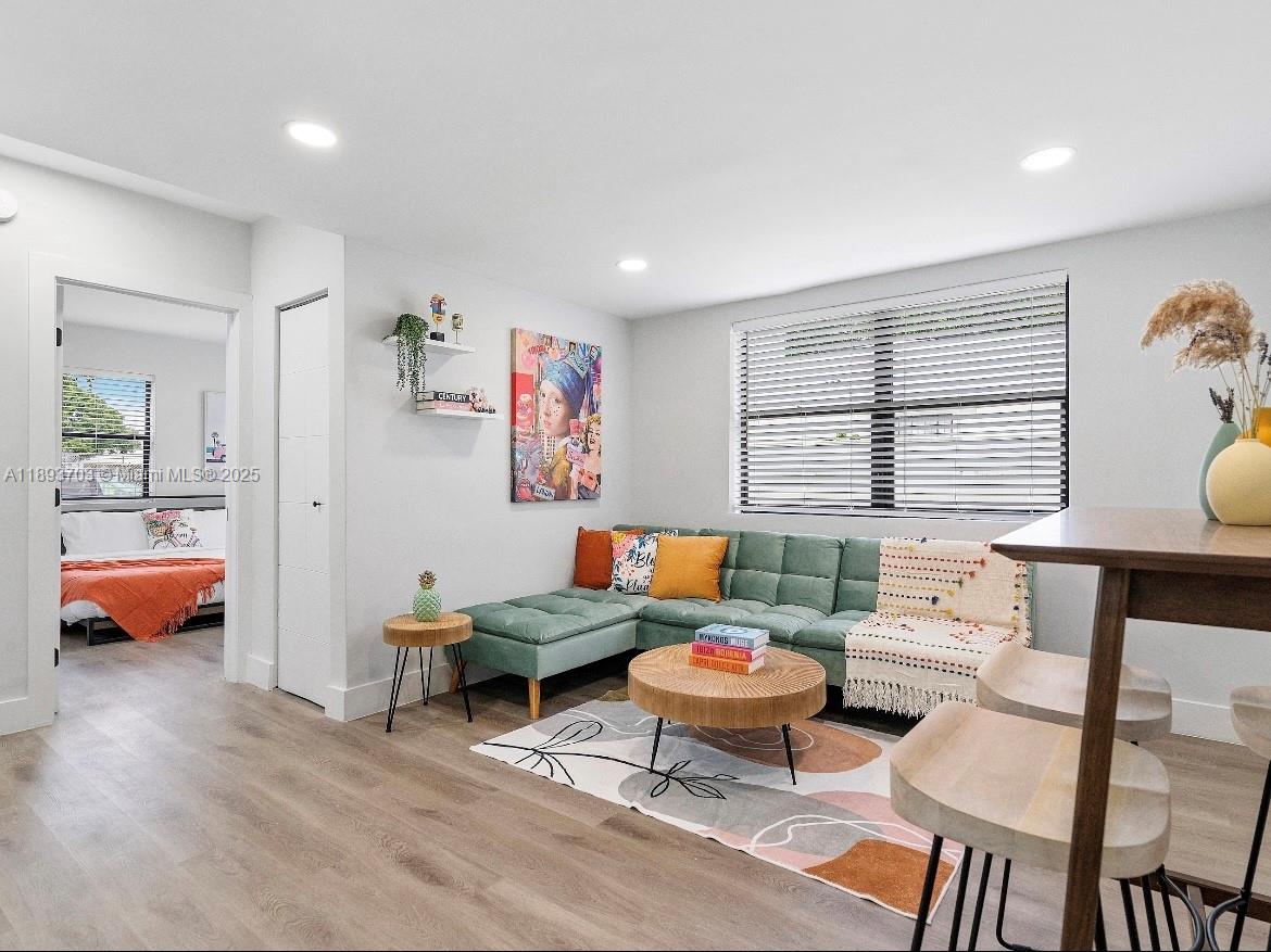 584 NW 30th St Miami, FL 33127