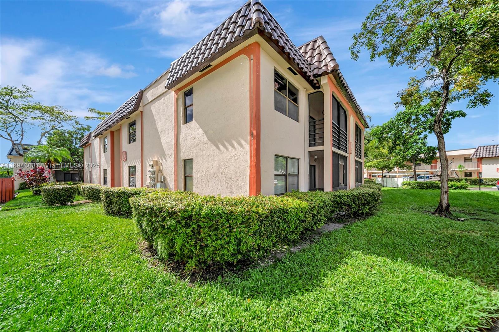 871 NE 207th Ter #4-202