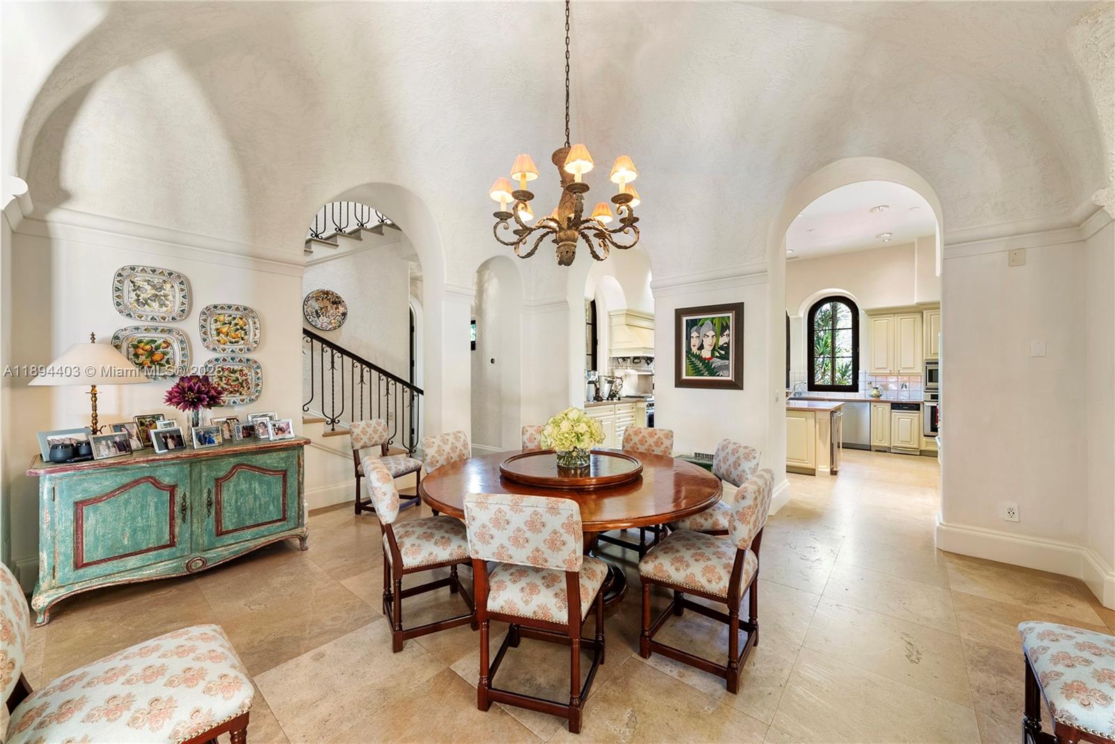 50 Casuarina Concourse Coral Gables, FL 33143 50 Casuarina Concourse Coral Gables, FL 33143