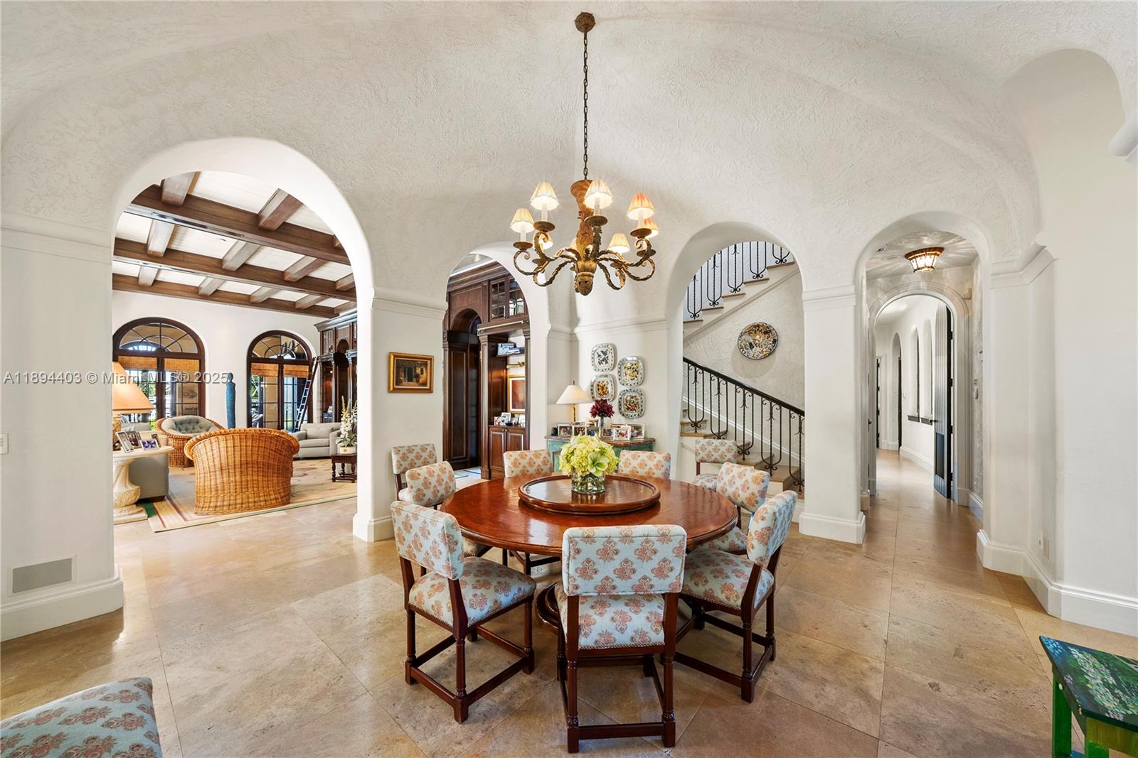 50 Casuarina Concourse Coral Gables, FL 33143 50 Casuarina Concourse Coral Gables, FL 33143