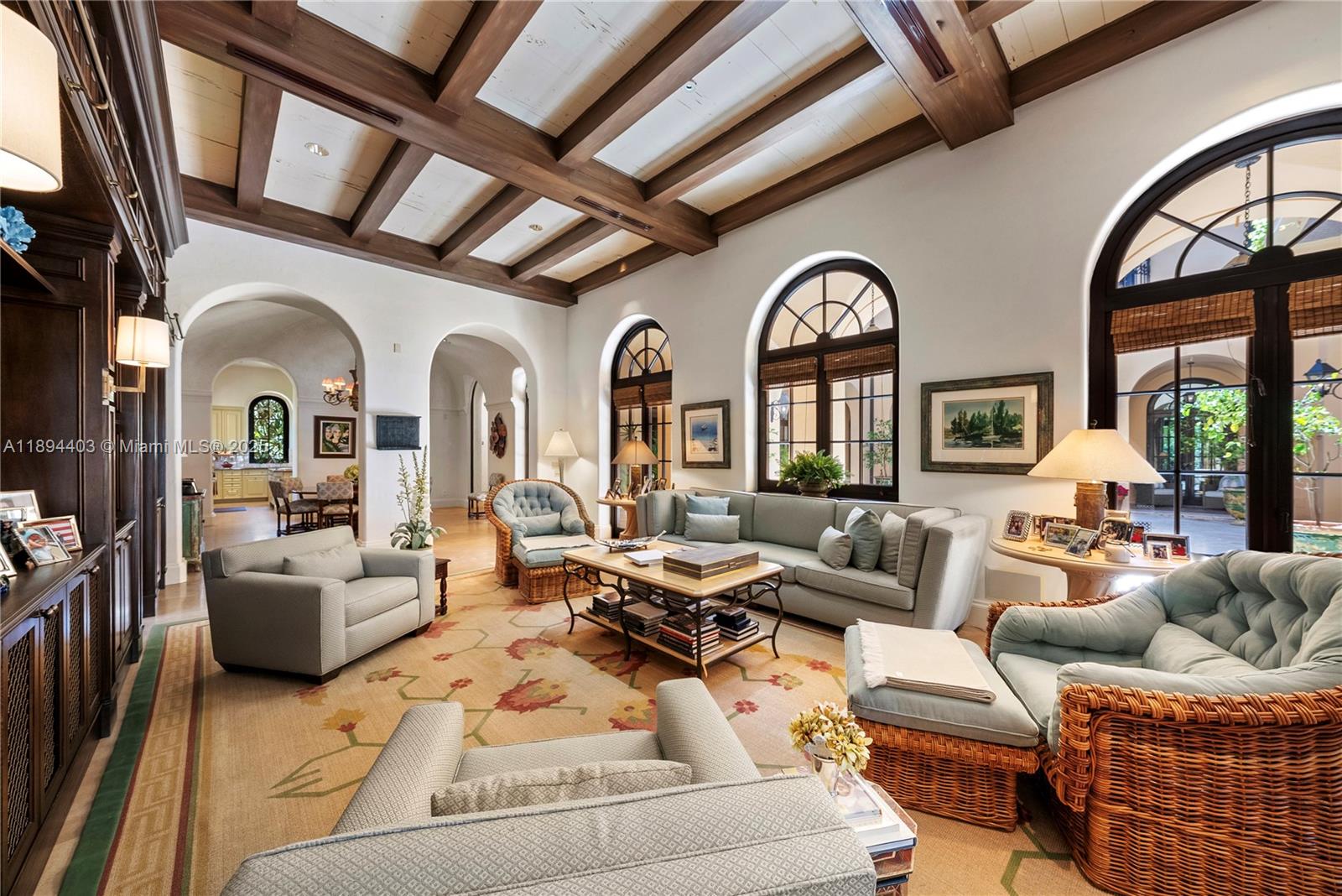50 Casuarina Concourse Coral Gables, FL 33143 50 Casuarina Concourse Coral Gables, FL 33143