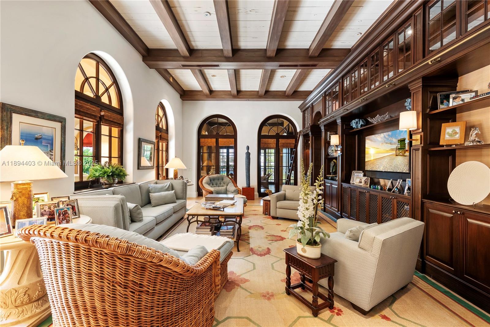 50 Casuarina Concourse Coral Gables, FL 33143 50 Casuarina Concourse Coral Gables, FL 33143
