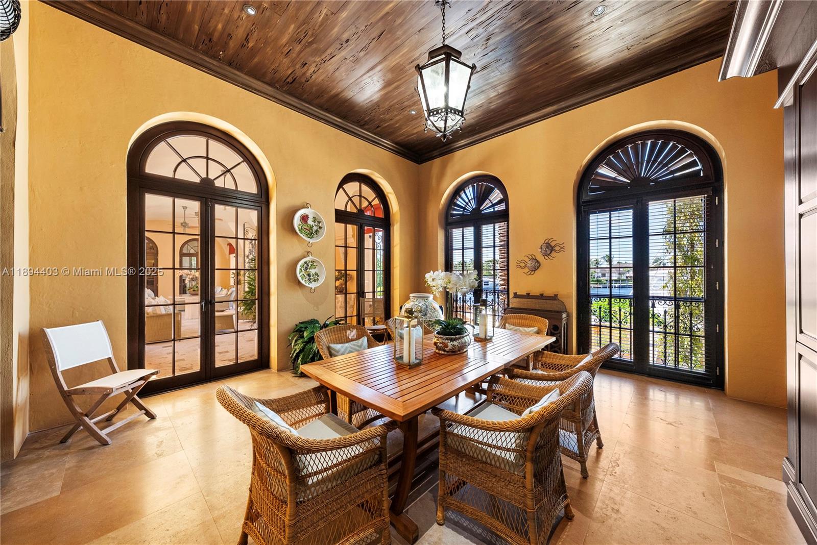 50 Casuarina Concourse Coral Gables, FL 33143 50 Casuarina Concourse Coral Gables, FL 33143