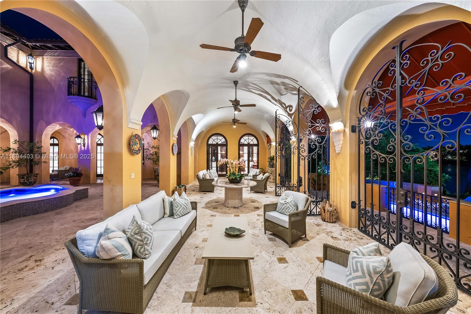 50 Casuarina Concourse Coral Gables, FL 33143 50 Casuarina Concourse Coral Gables, FL 33143