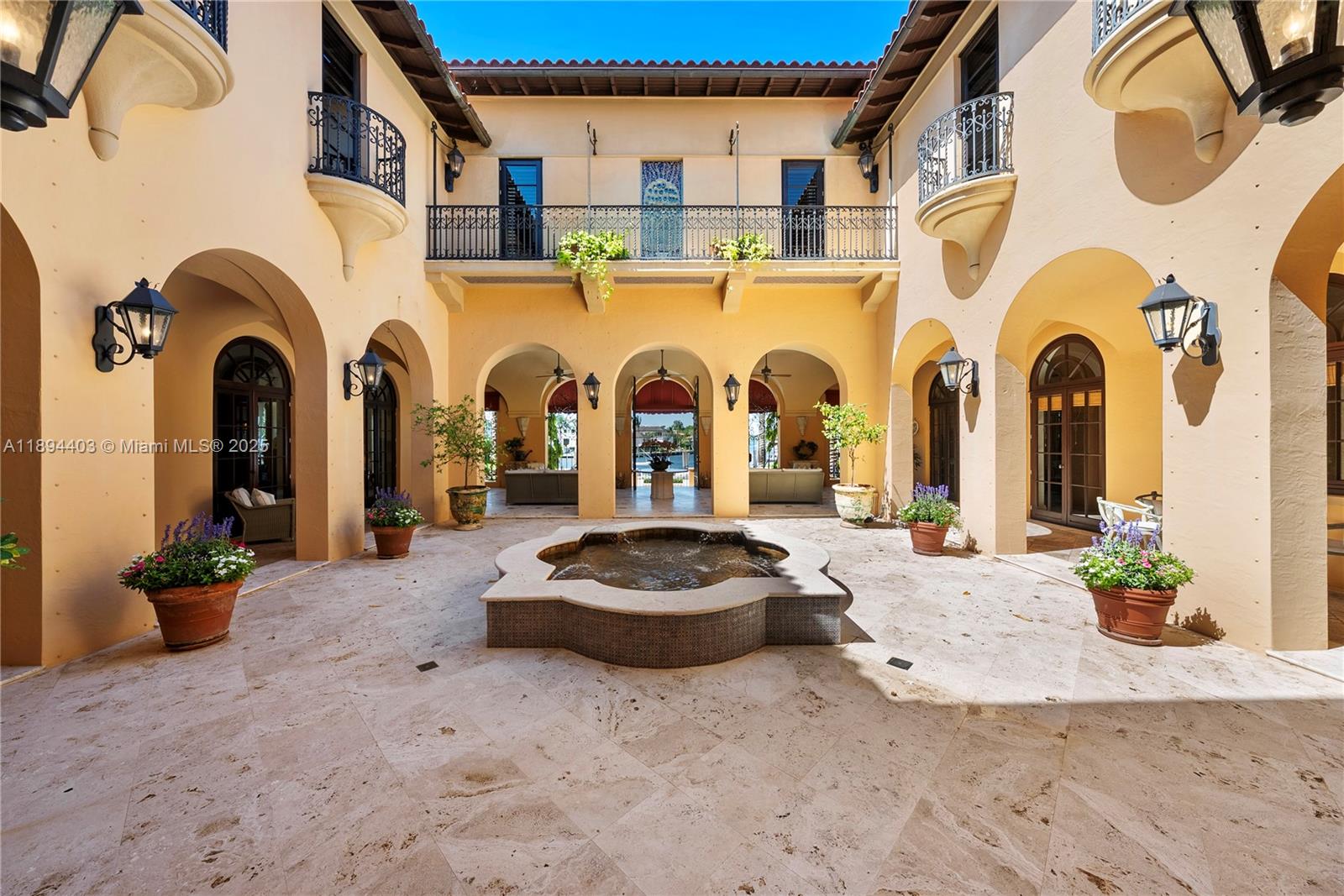 50 Casuarina Concourse Coral Gables, FL 33143 50 Casuarina Concourse Coral Gables, FL 33143