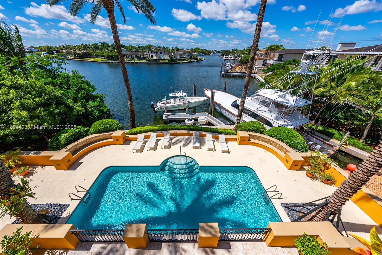 50 Casuarina Concourse Coral Gables, FL 33143 50 Casuarina Concourse Coral Gables, FL 33143