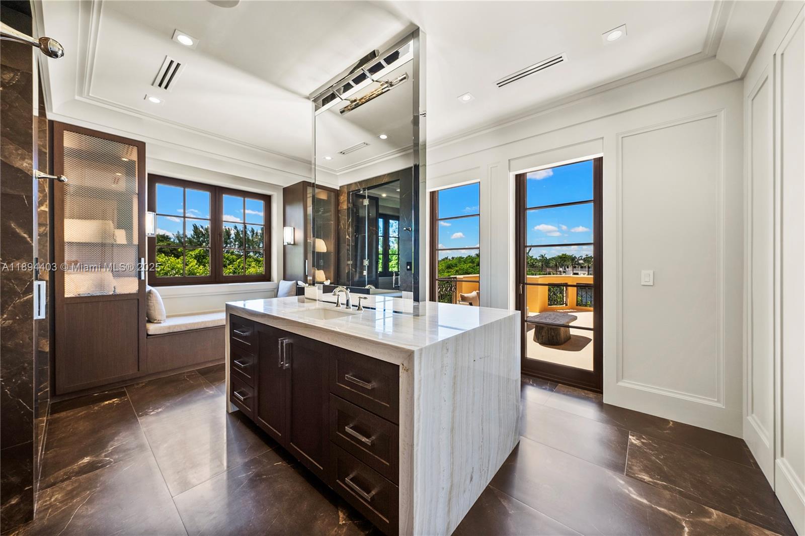 50 Casuarina Concourse Coral Gables, FL 33143 50 Casuarina Concourse Coral Gables, FL 33143