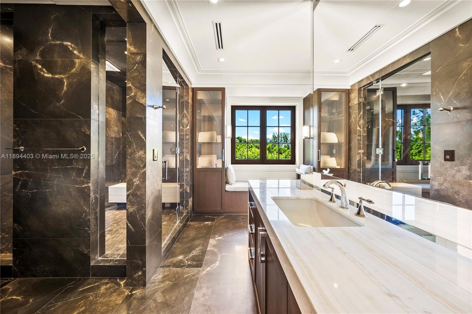 50 Casuarina Concourse Coral Gables, FL 33143 50 Casuarina Concourse Coral Gables, FL 33143