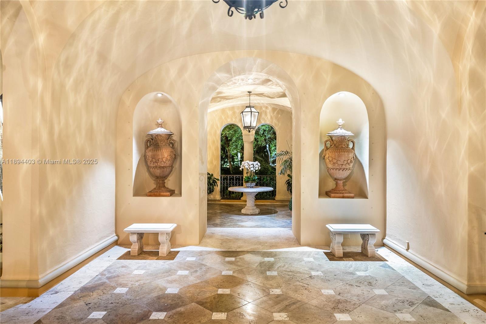 50 Casuarina Concourse Coral Gables, FL 33143 50 Casuarina Concourse Coral Gables, FL 33143