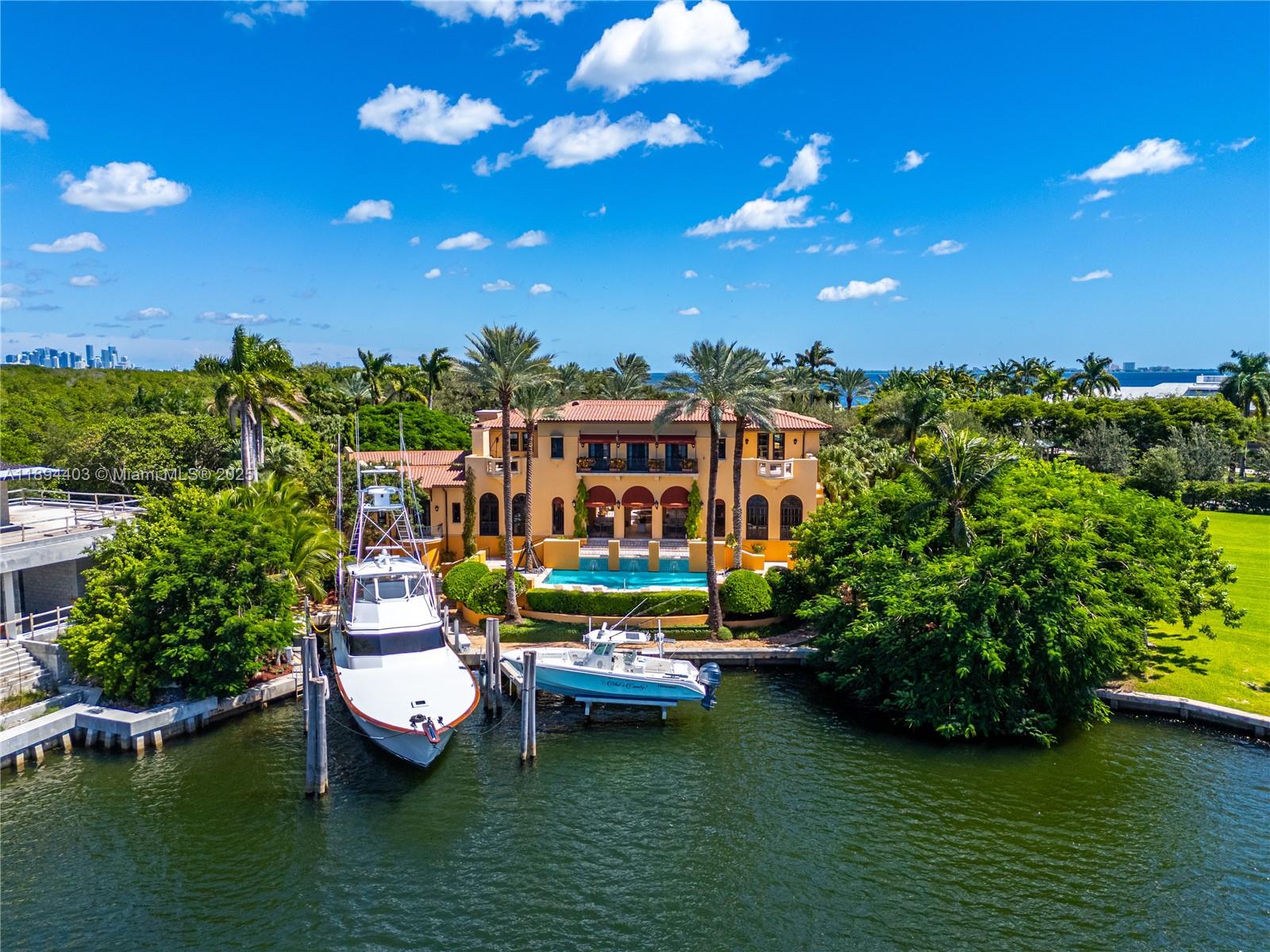 50 Casuarina Concourse Coral Gables, FL 33143 50 Casuarina Concourse Coral Gables, FL 33143