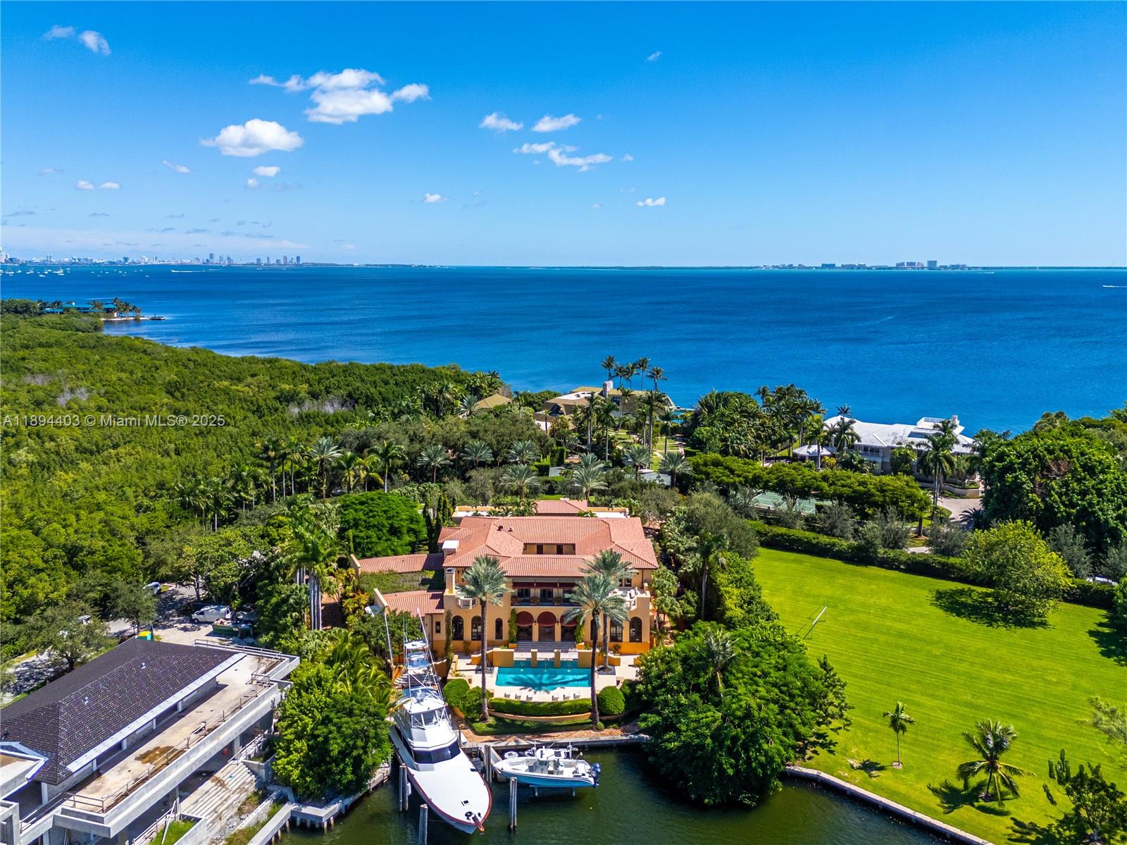 50 Casuarina Concourse Coral Gables, FL 33143 50 Casuarina Concourse Coral Gables, FL 33143