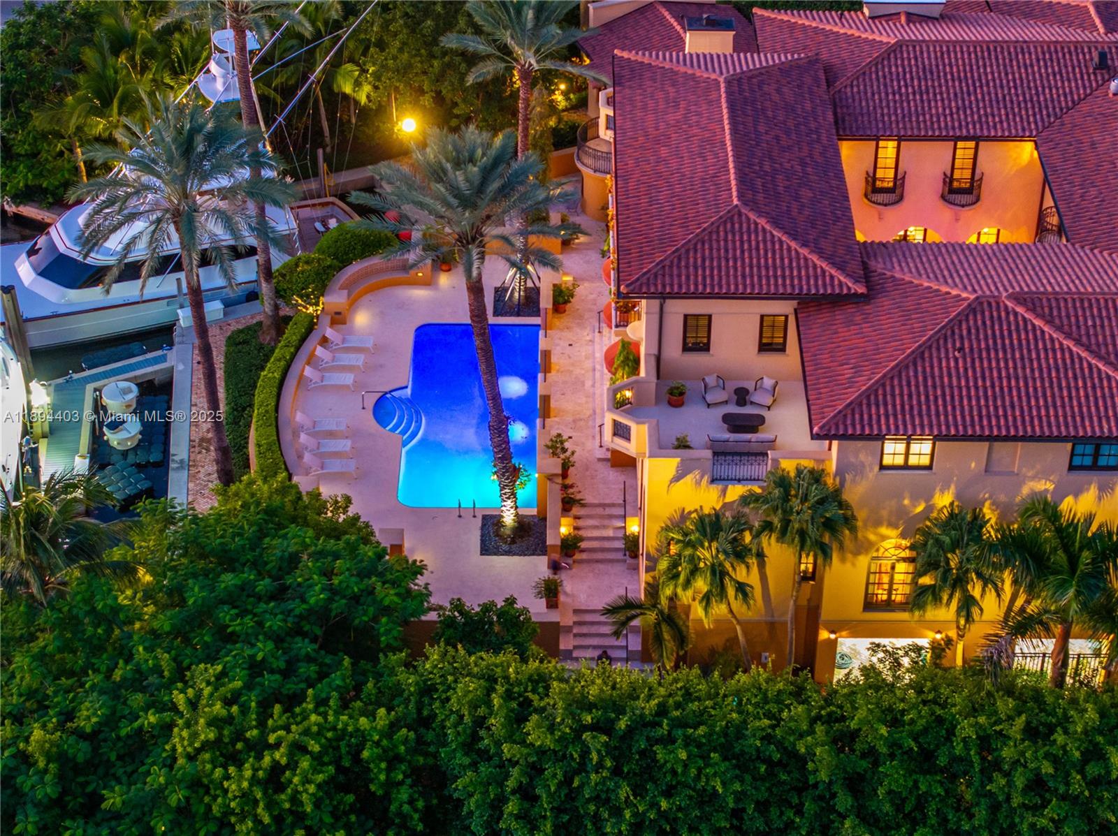 50 Casuarina Concourse Coral Gables, FL 33143 50 Casuarina Concourse Coral Gables, FL 33143