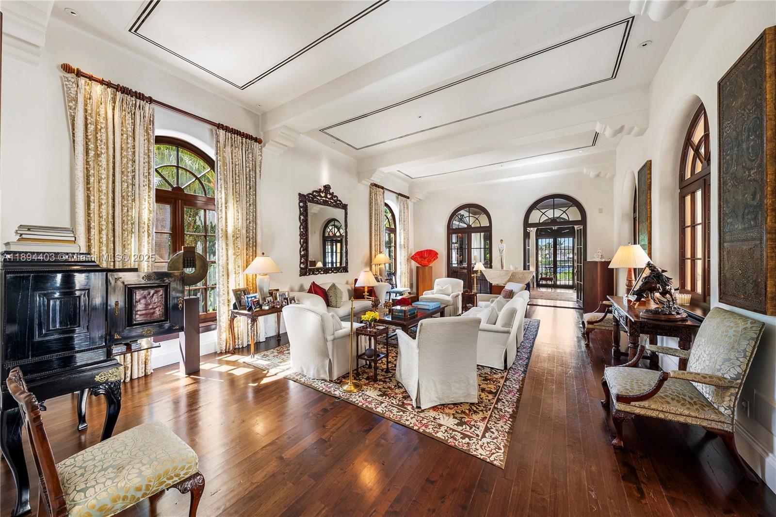 50 Casuarina Concourse Coral Gables, FL 33143 50 Casuarina Concourse Coral Gables, FL 33143