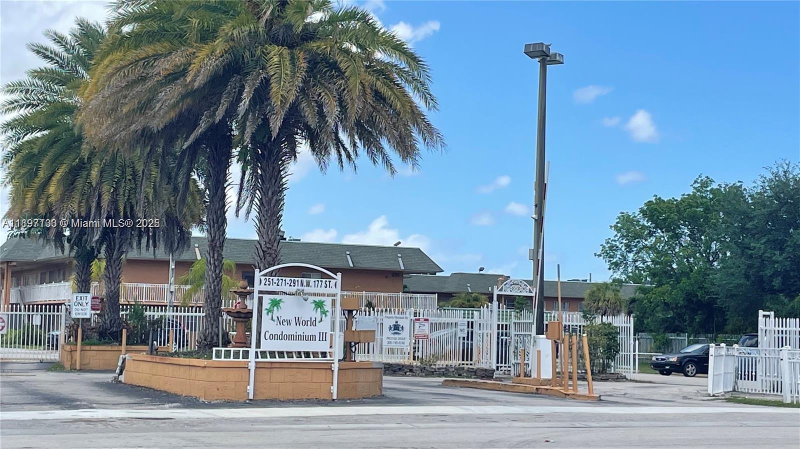 271 NW 177th St #B-104