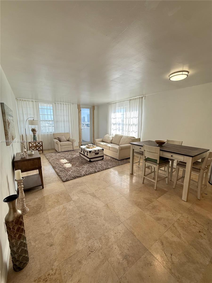 100 Lincoln Rd #1111 Miami Beach, FL 33139