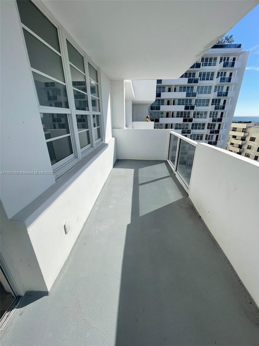 100 Lincoln Rd #1111 Miami Beach, FL 33139