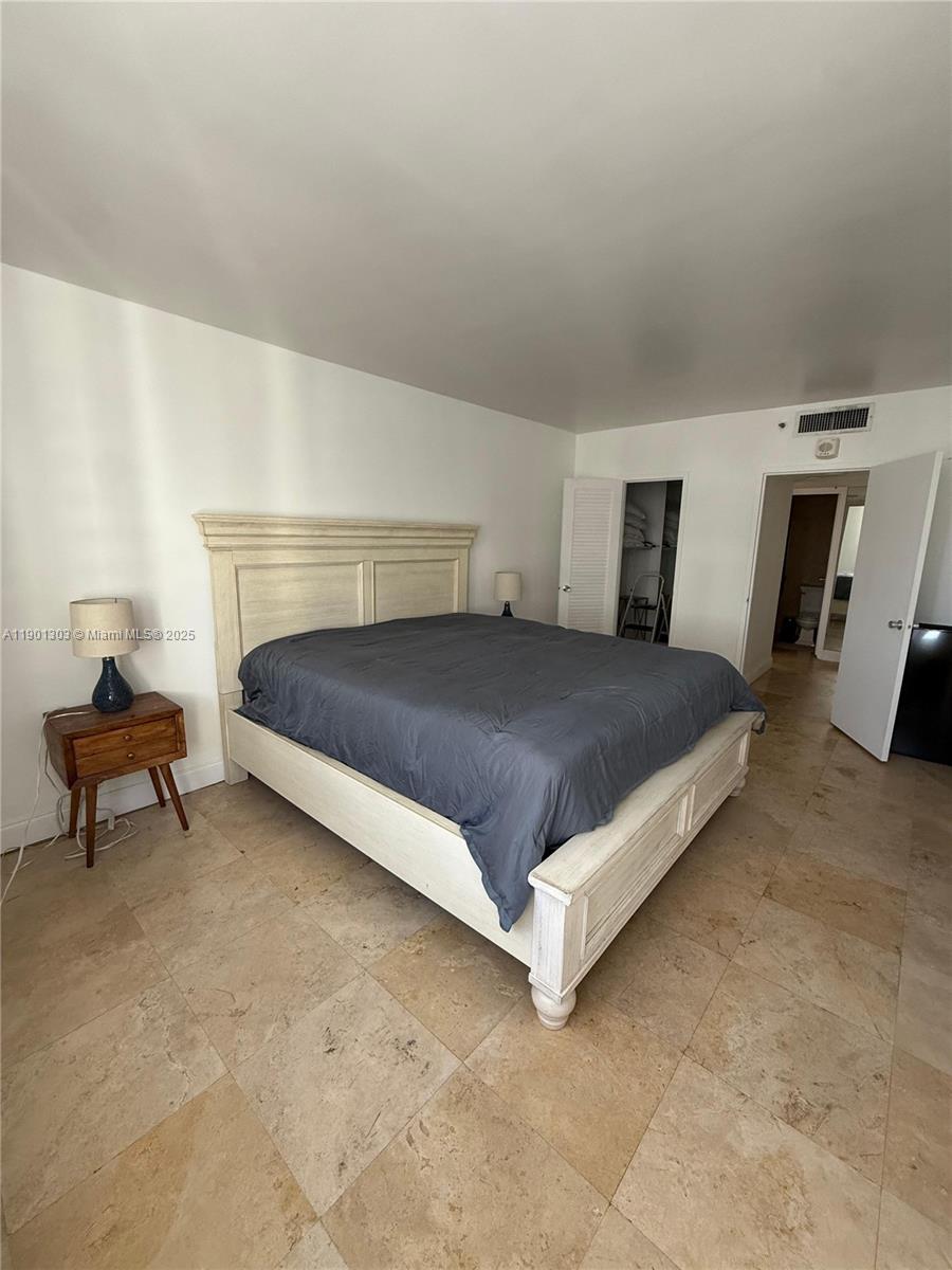 100 Lincoln Rd #1111 Miami Beach, FL 33139