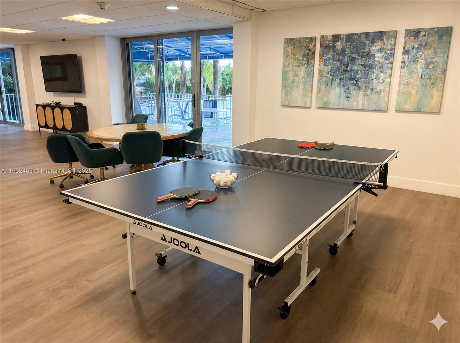 880 NE 69th St #4H Miami, FL 33138