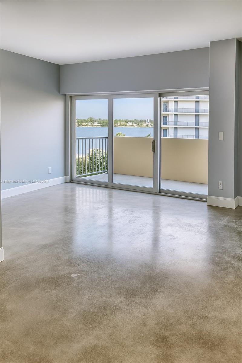 880 NE 69th St #4H Miami, FL 33138