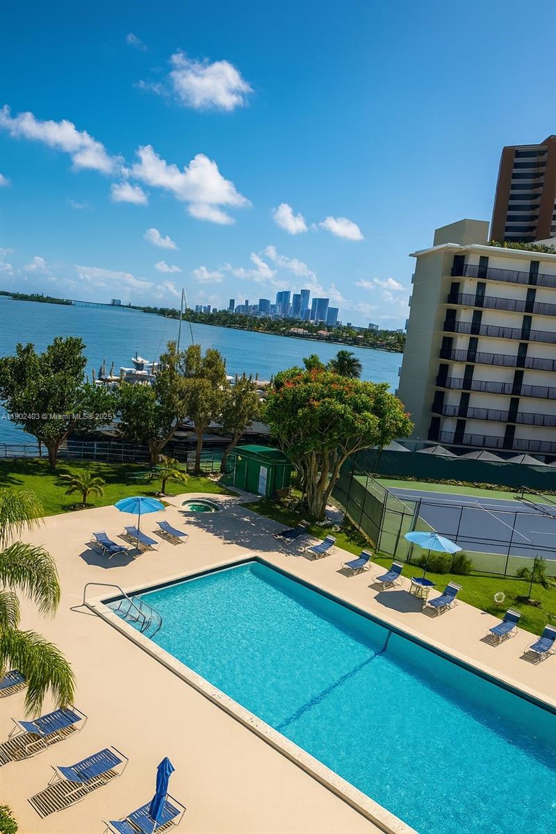 880 NE 69th St #4H Miami, FL 33138