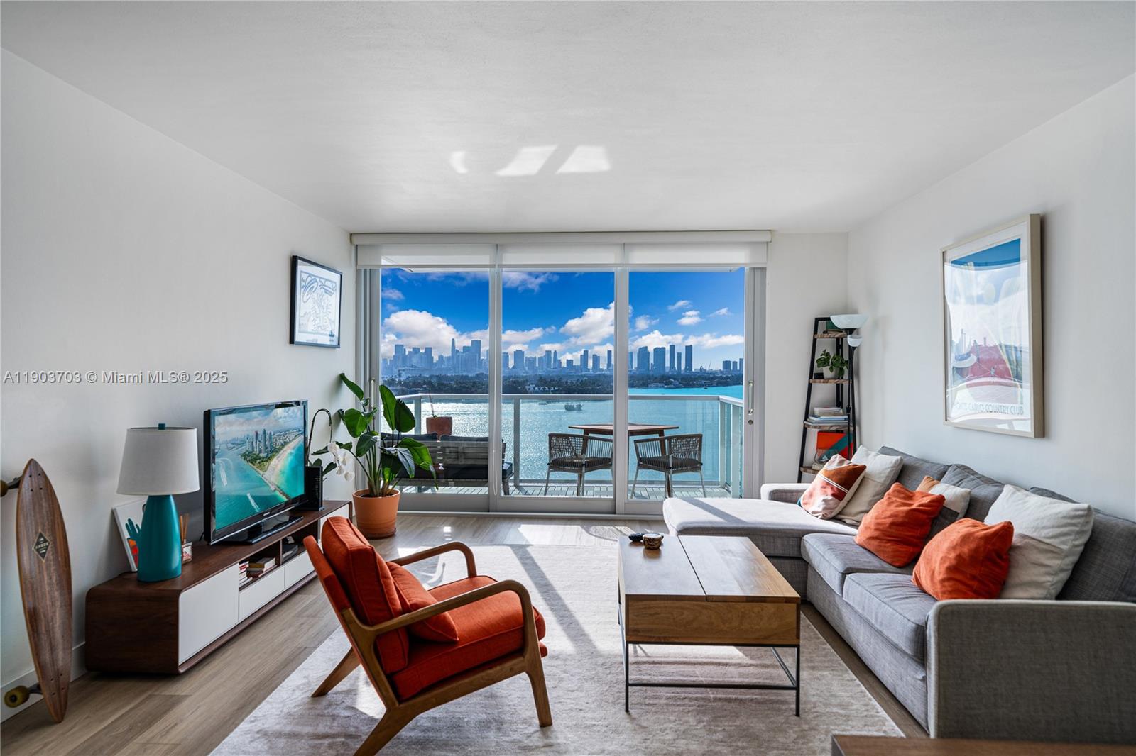 1000 West Ave #1116