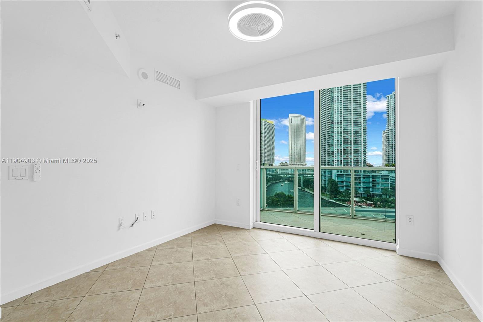 image Brickell On The River S T10