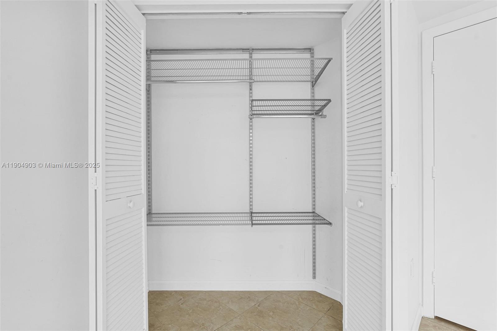 image Brickell On The River S T11