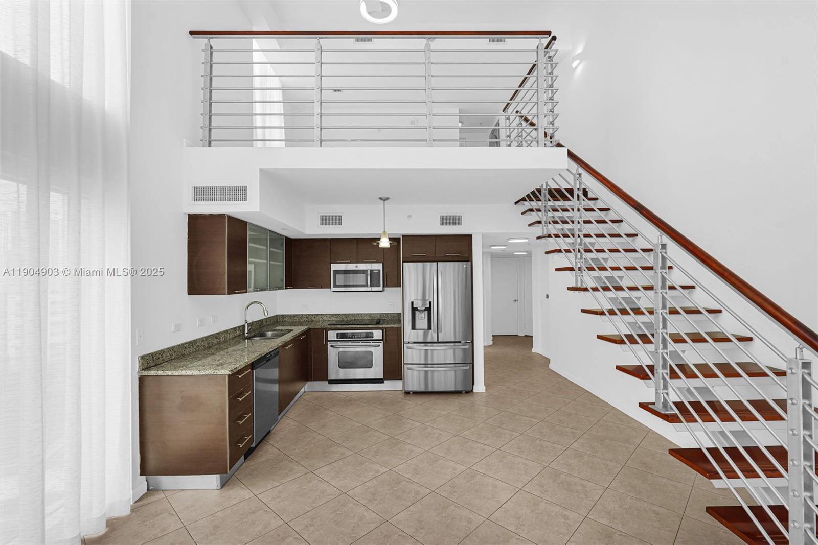 image Brickell On The River S T16