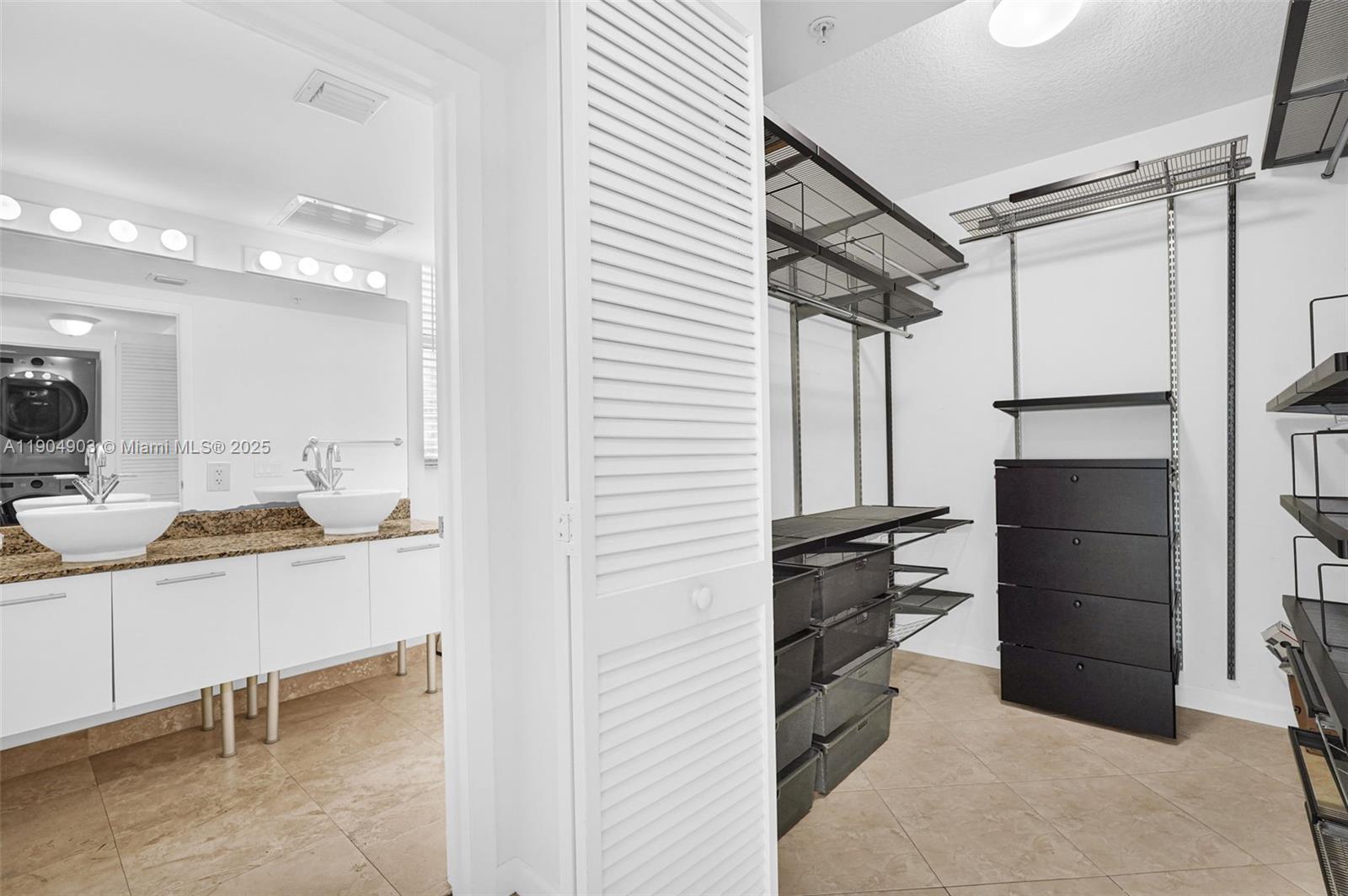 image Brickell On The River S T28