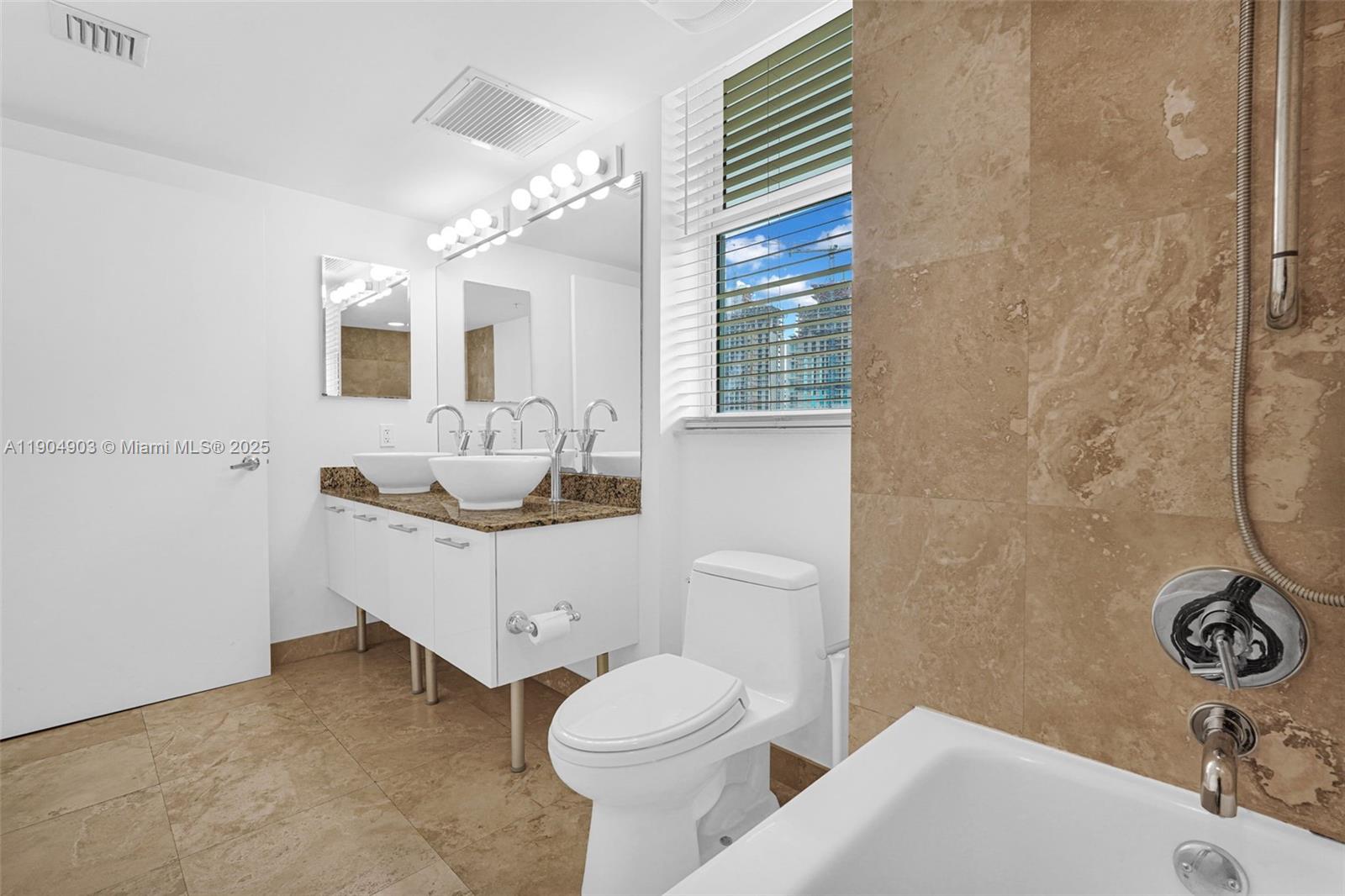 image Brickell On The River S T30