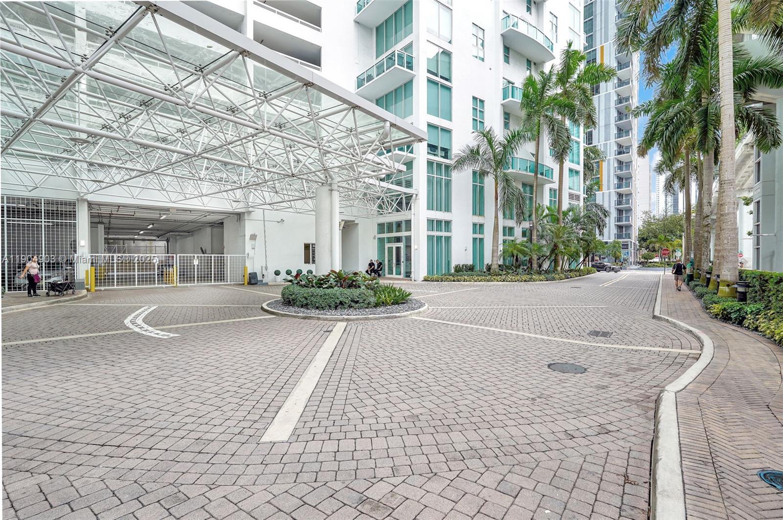 image Brickell On The River S T33