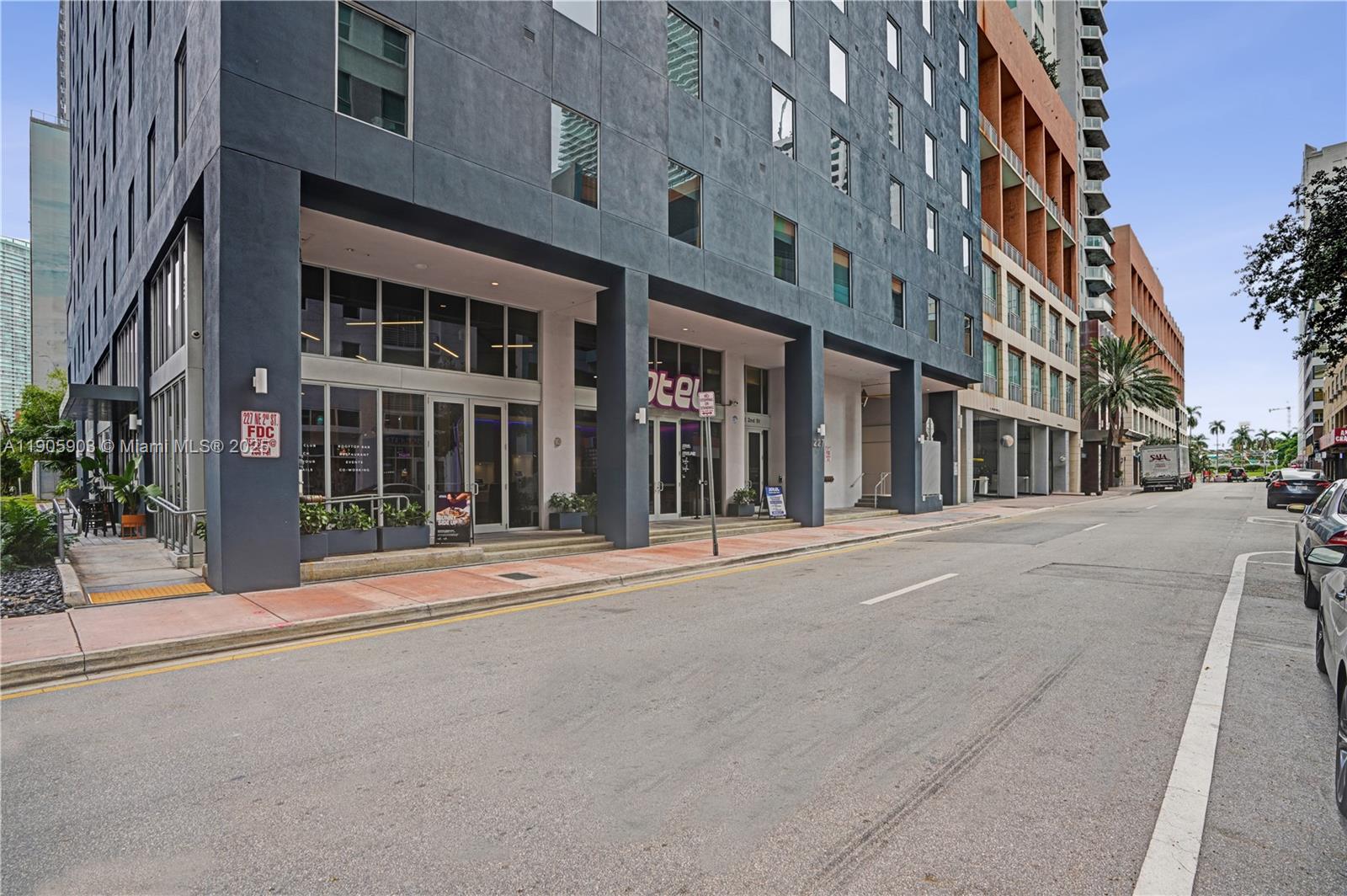 image 2nd Street Condo43