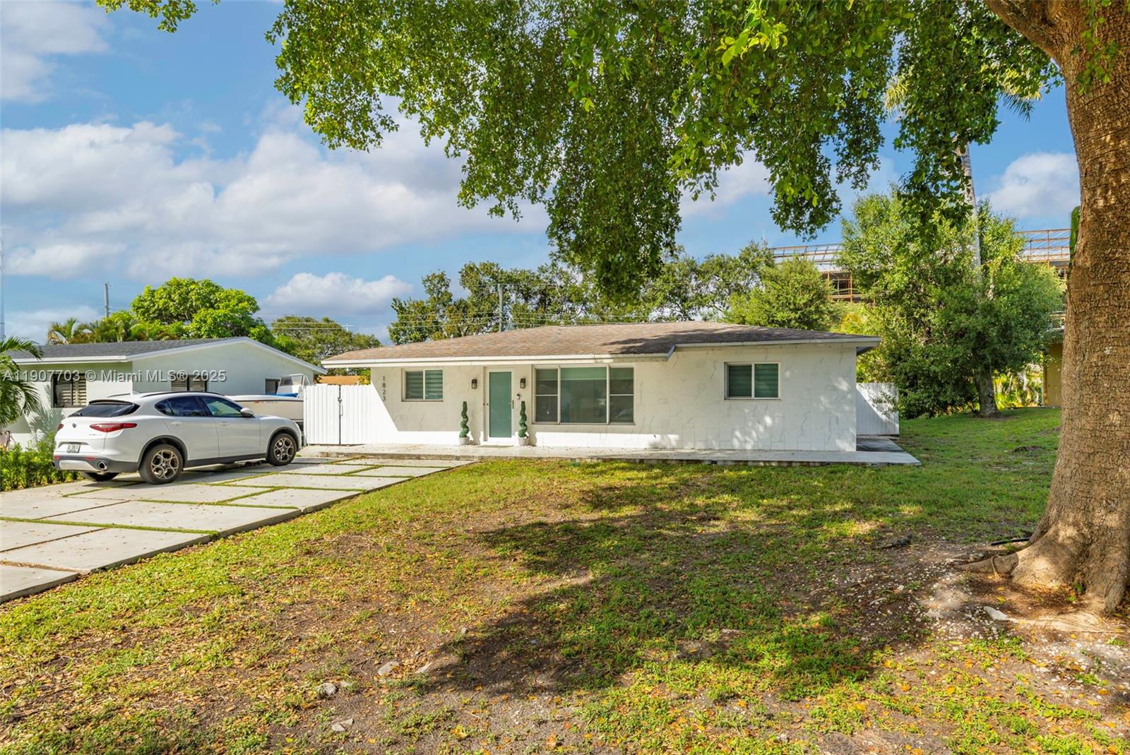 1823 SW 29th St Fort Lauderdale, FL 33315