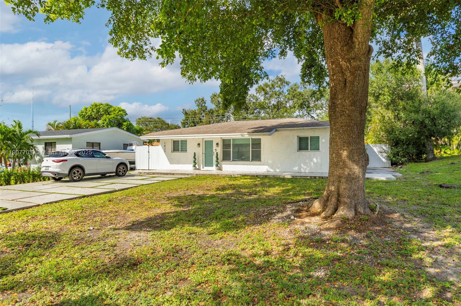 1823 SW 29th St Fort Lauderdale, FL 33315