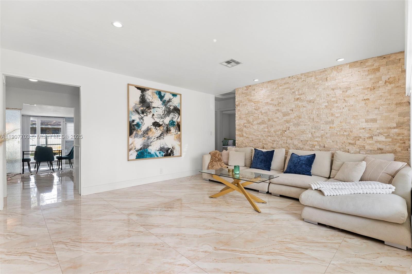 1823 SW 29th St Fort Lauderdale, FL 33315