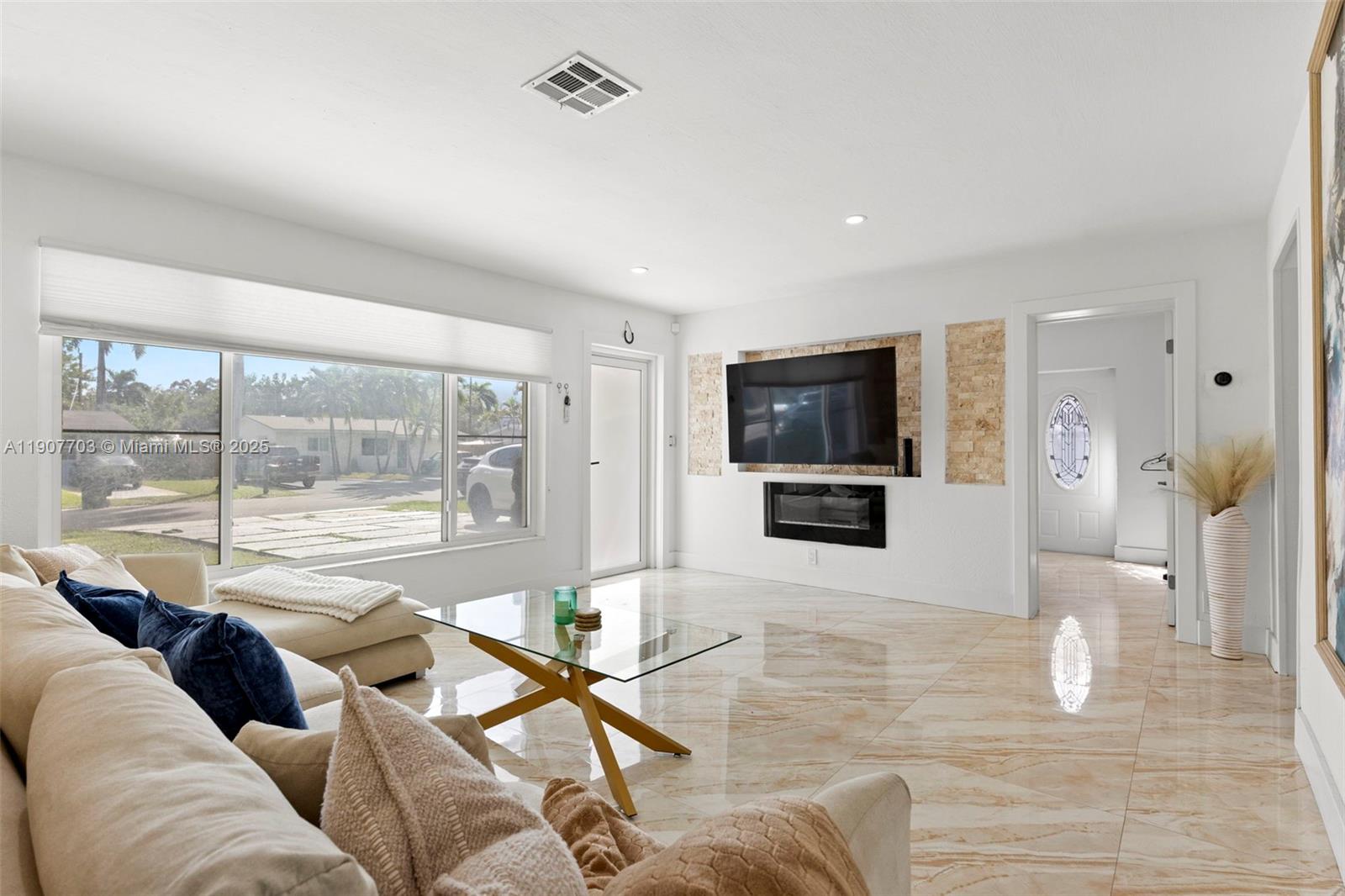 1823 SW 29th St Fort Lauderdale, FL 33315