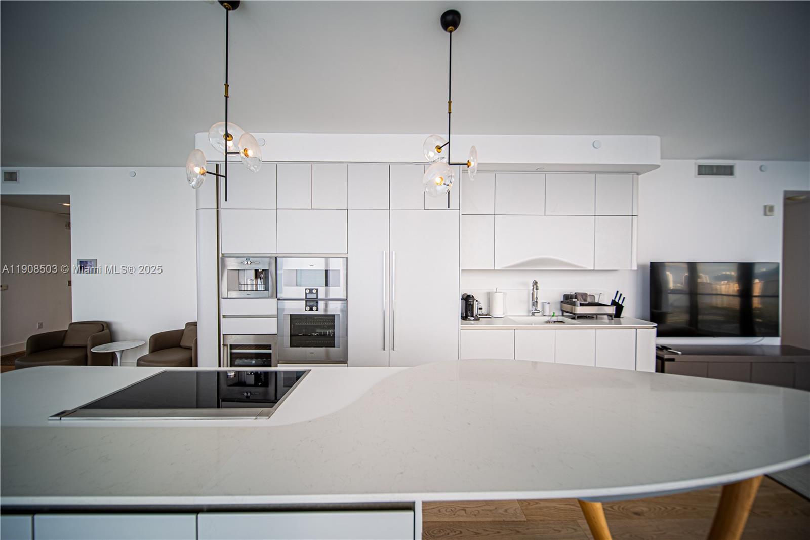 image Jade Signature10