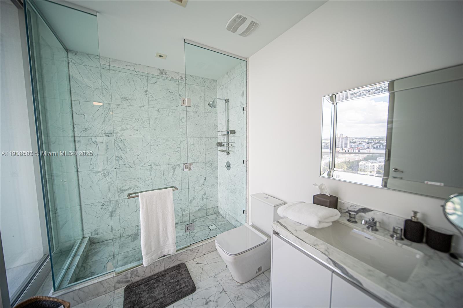 image Jade Signature16