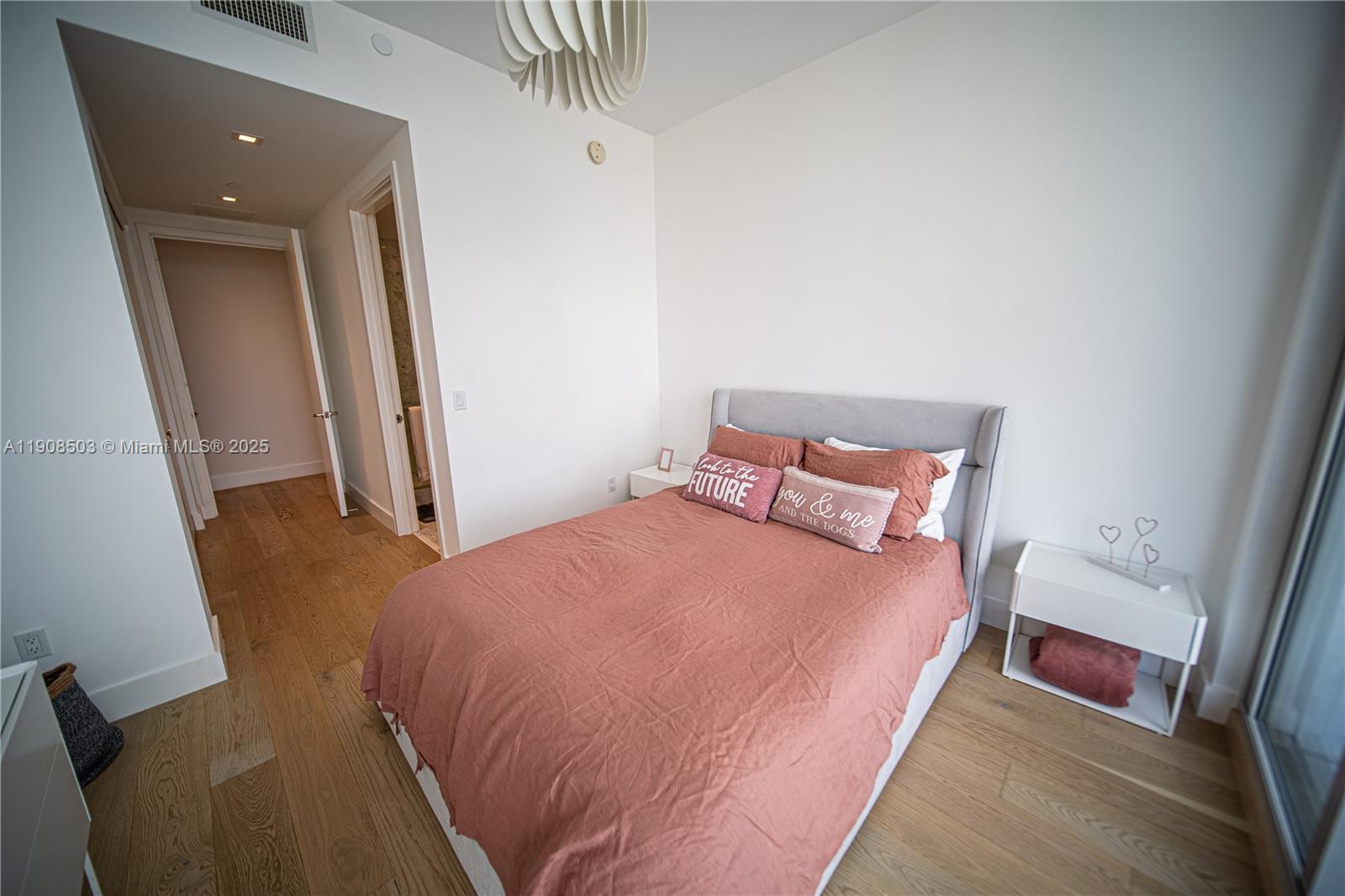 image Jade Signature20